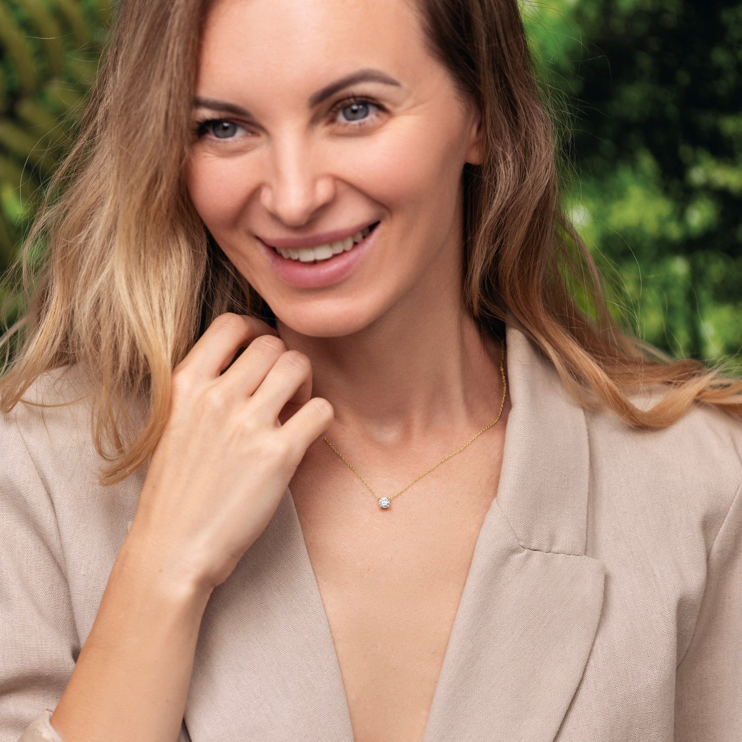 You are a Light Diamond Solitaire Pendant Necklace 1.0ct (14K Solid Gold)