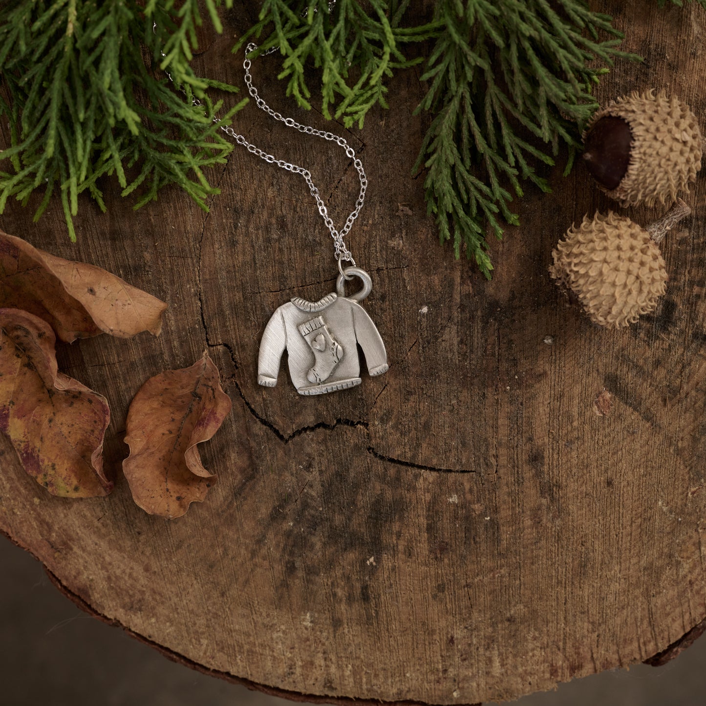 Woolen Sweater Necklace (Pewter)