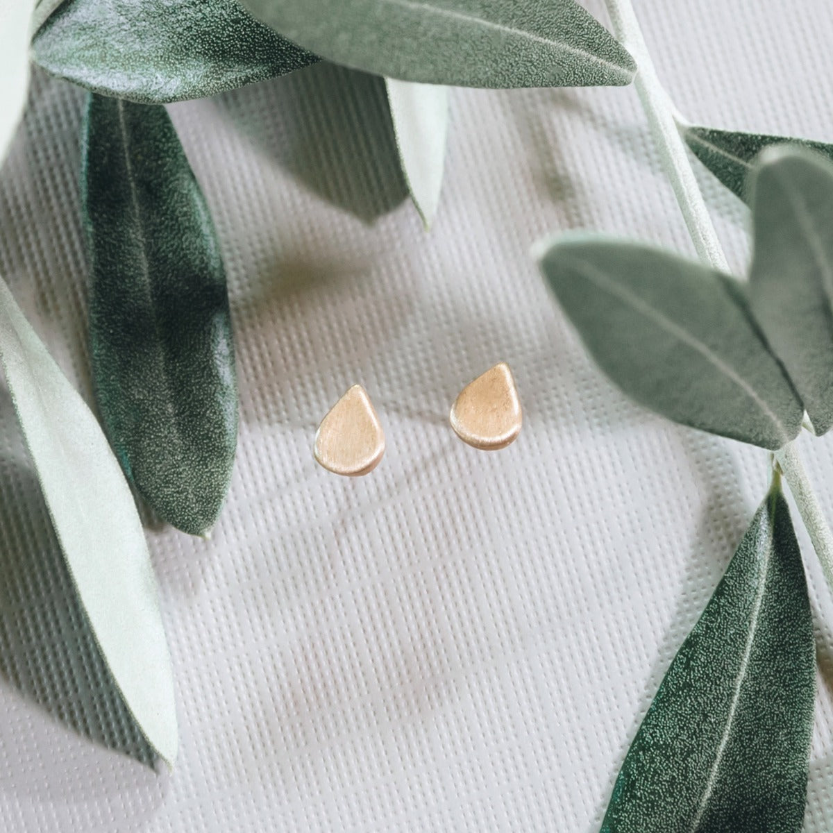 Raindrop Stud Earrings (14K Solid Gold)
