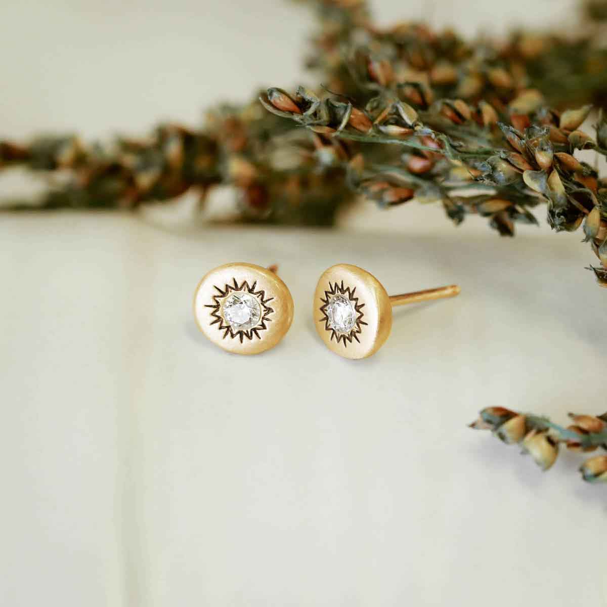 Sunburst Stud Earrings (10K Solid Gold)