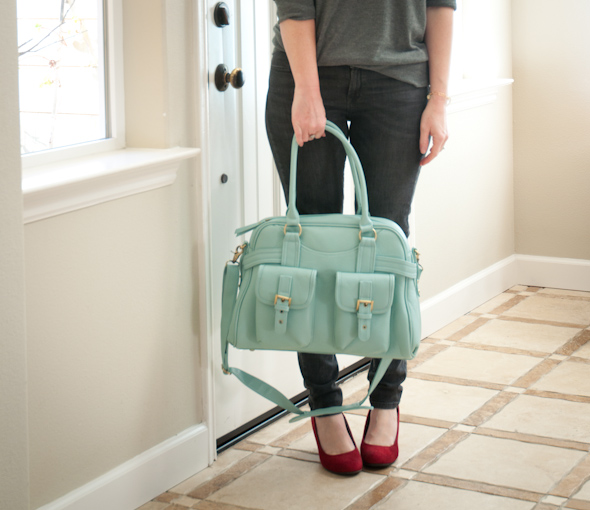 Want to win the bag  from Jo Totes? {outfit ideas from Lisa Leonard}