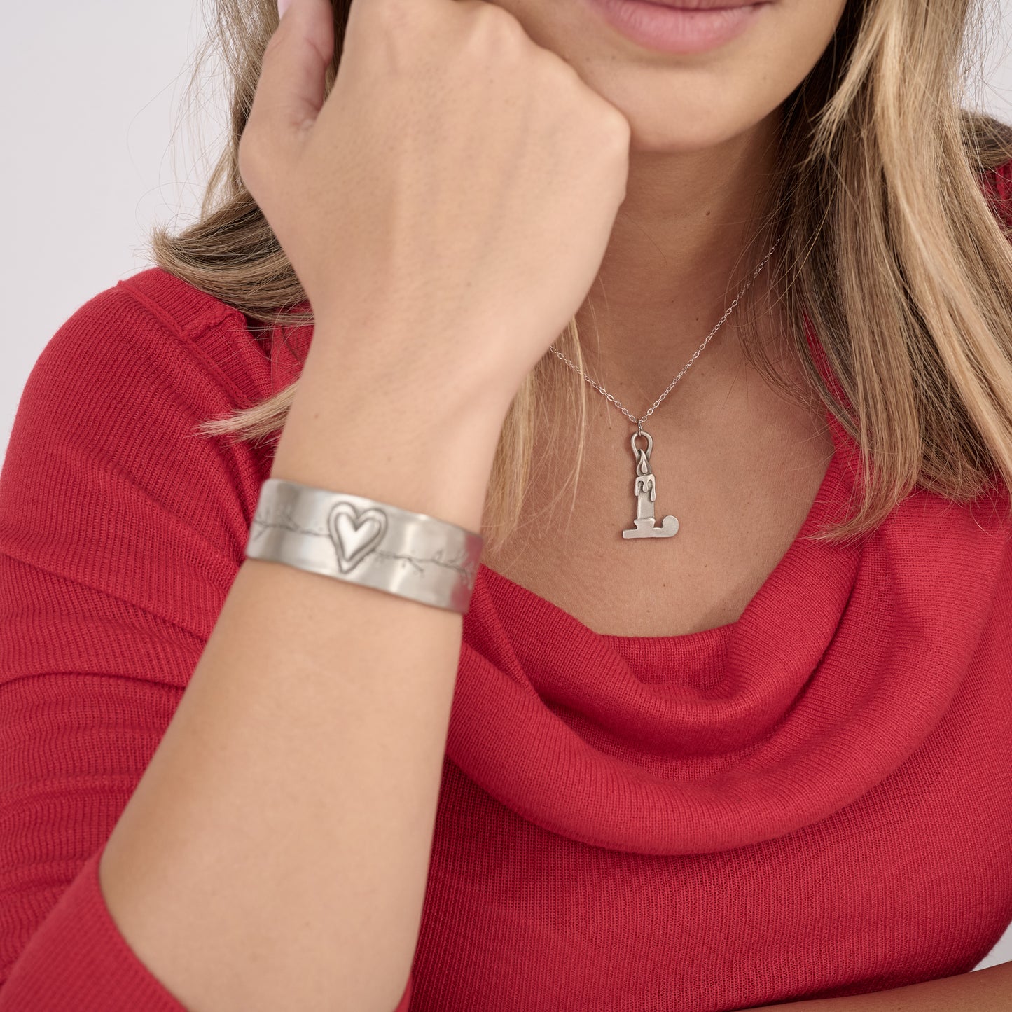 Glow By Candlelight Necklace (Pewter)