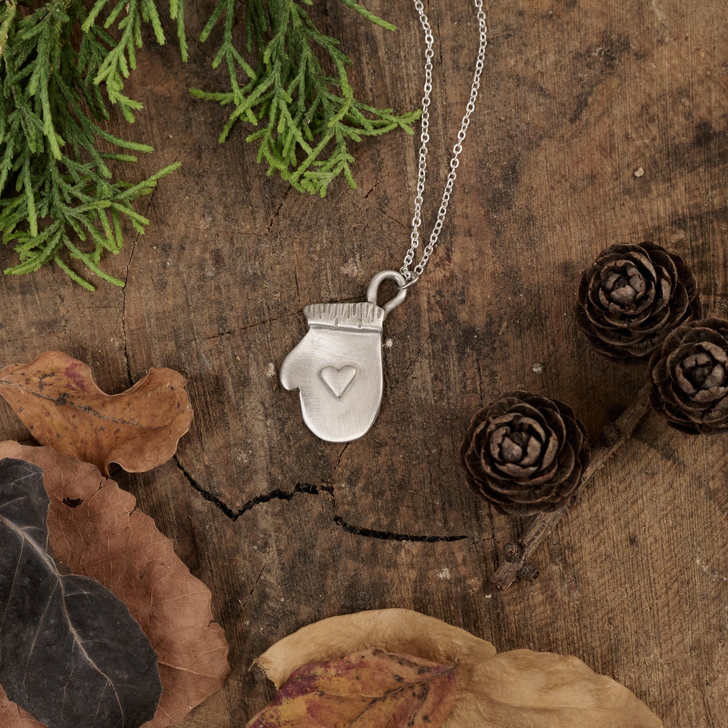 Warm Mitten Necklace (Pewter)