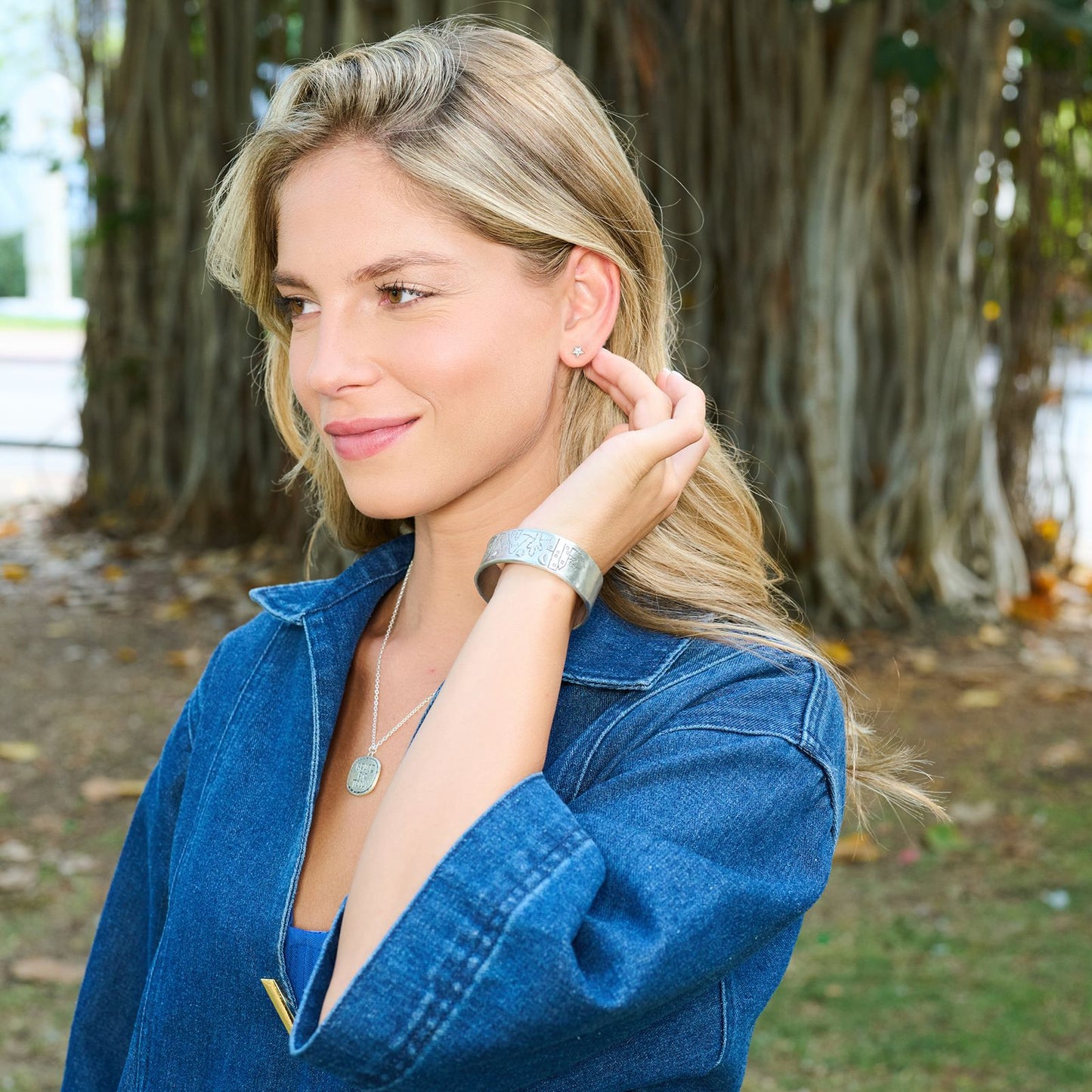 Swarovski Sparkle Star Earrings (10K Solid Gold)