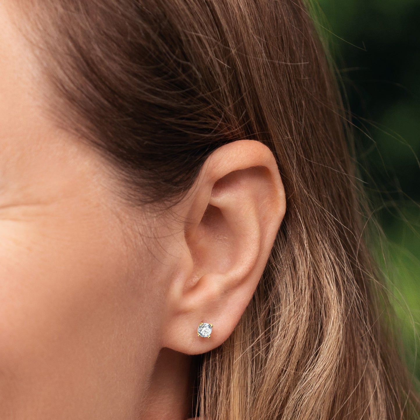 You are a Light Round Diamond Stud Earrings 0.5 ct (14K Solid Gold)