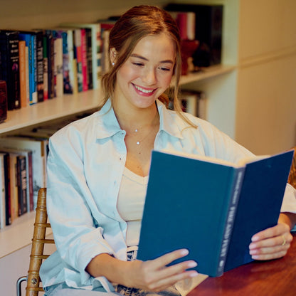 You are a Light Diamond Solitaire Pendant Necklace 0.5ct (14K Solid Gold)