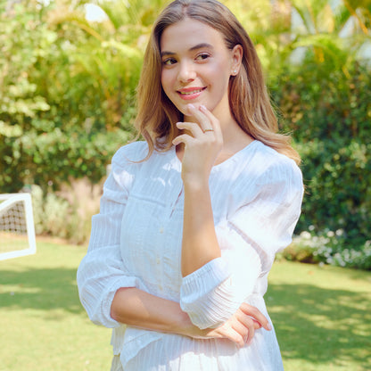 You are a Light Round Diamond Stud Earrings 1.0ct (14K Solid Gold)