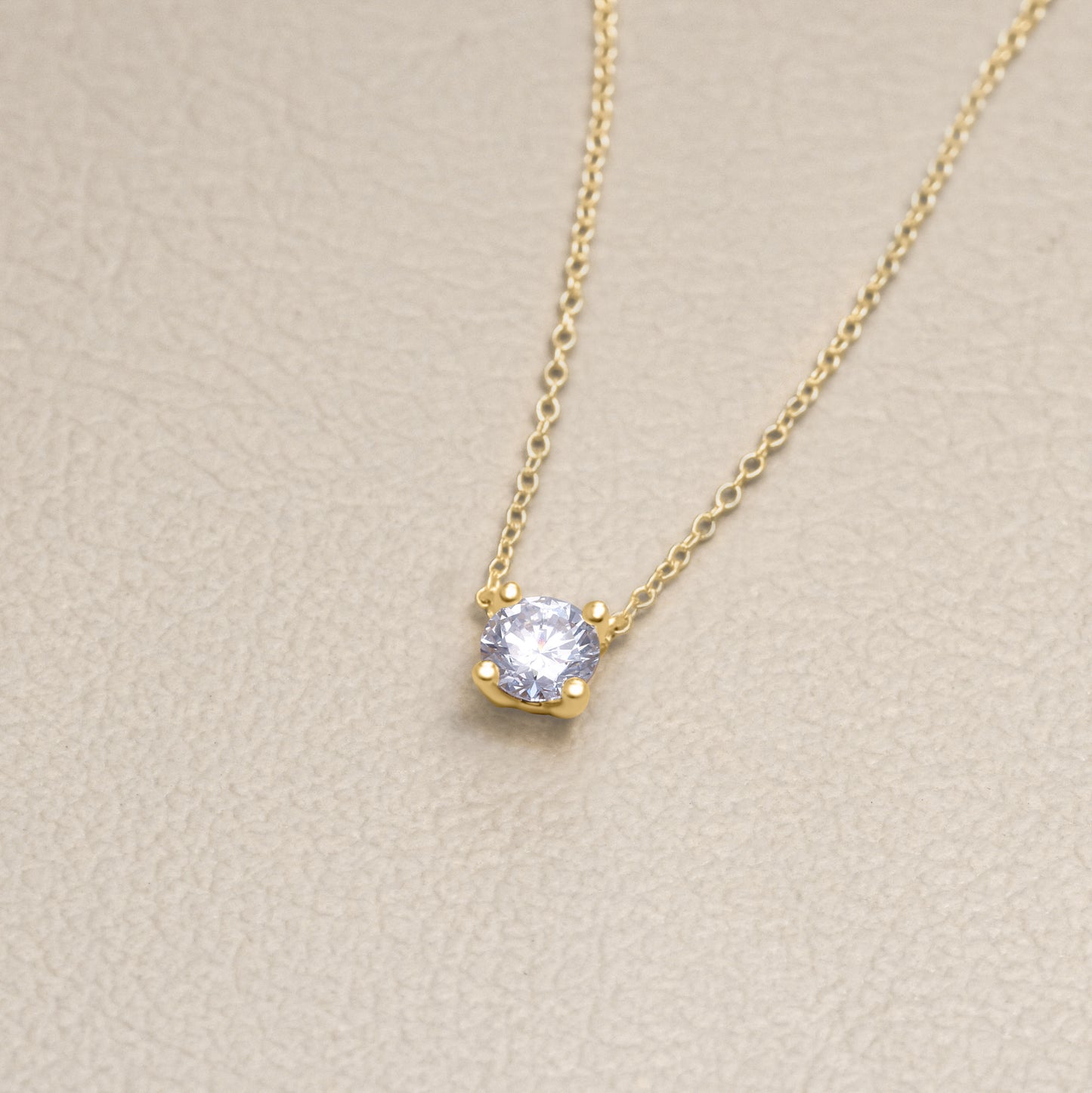 You are a Light Diamond Solitaire Pendant Necklace 0.5ct (14K Solid Gold)