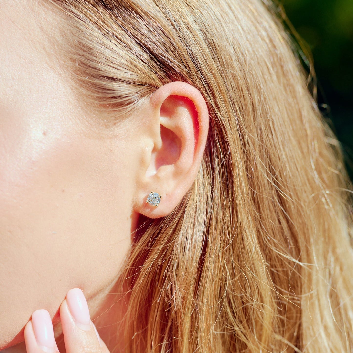 You are a Light Round Diamond Stud Earrings 1.5ct (14K Solid Gold)