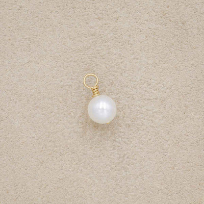 6mm freshwater pearl with yellow gold wire jump ring
