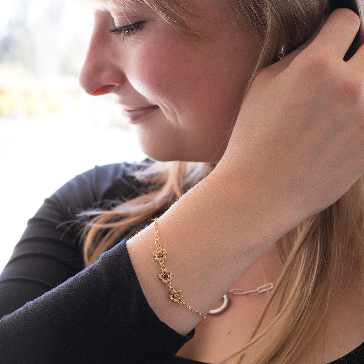 Mother's Birthstone Bloom Bracelet (Gold Plated)