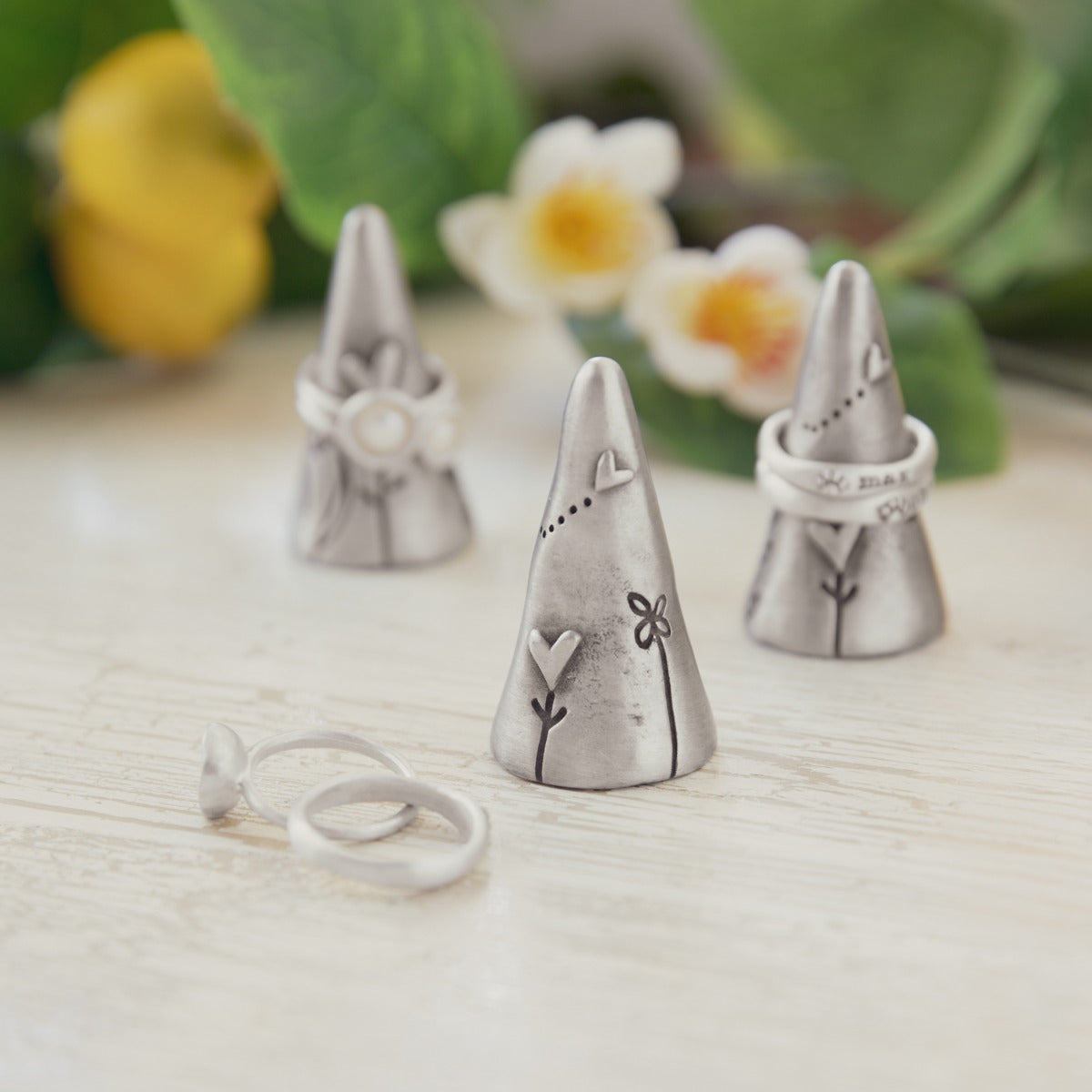 Love Is Everywhere Ring Holder (Pewter)