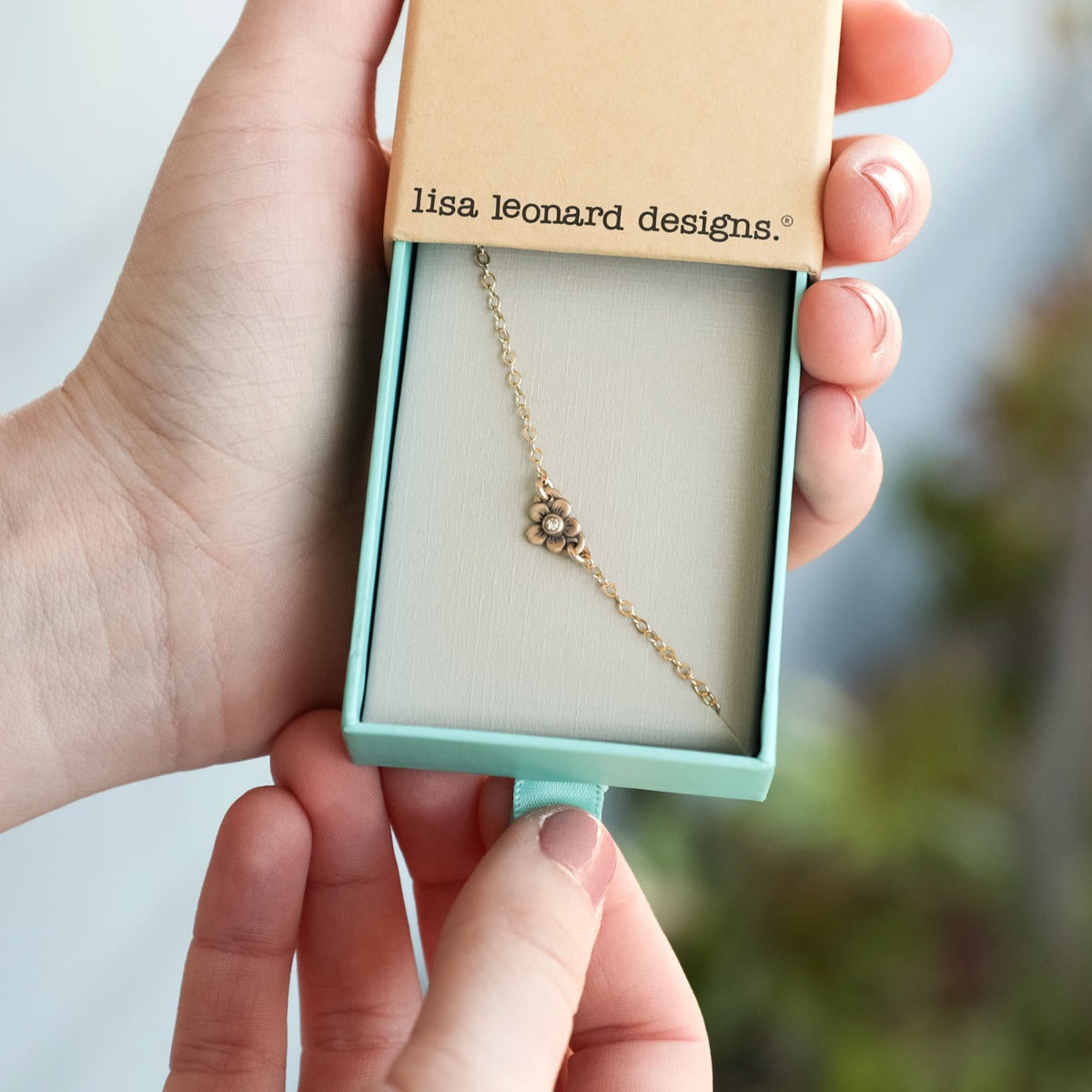 Birthstone Bloom Bracelet (10K Solid Gold)