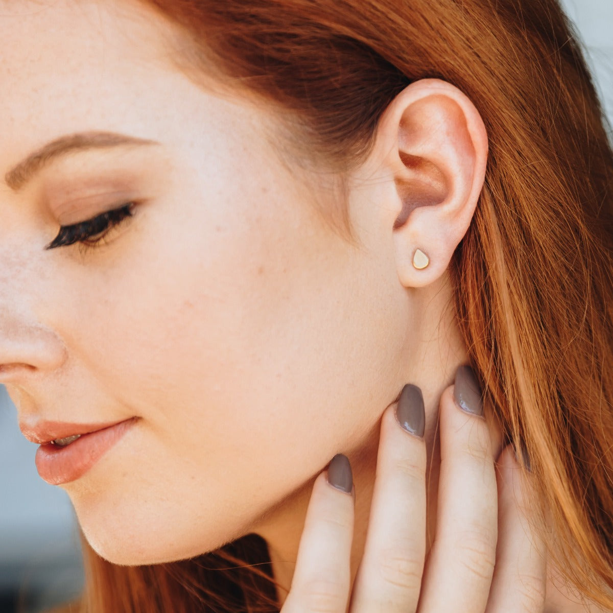 Raindrop Stud Earrings (14K Solid Gold)