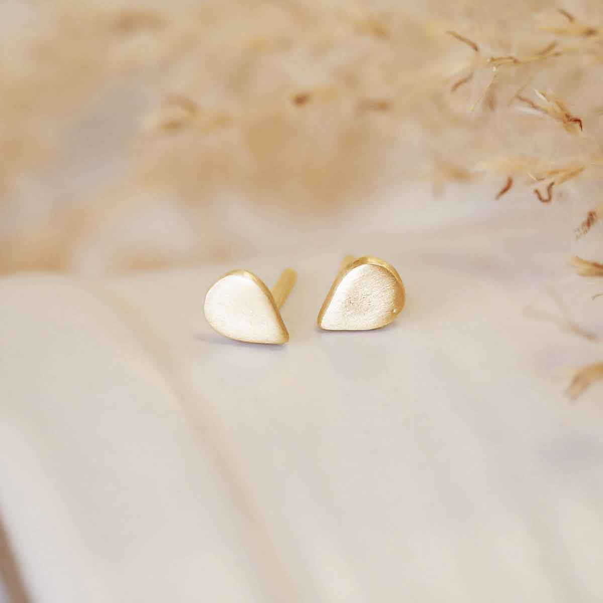 Raindrop Stud Earrings (14K Solid Gold)