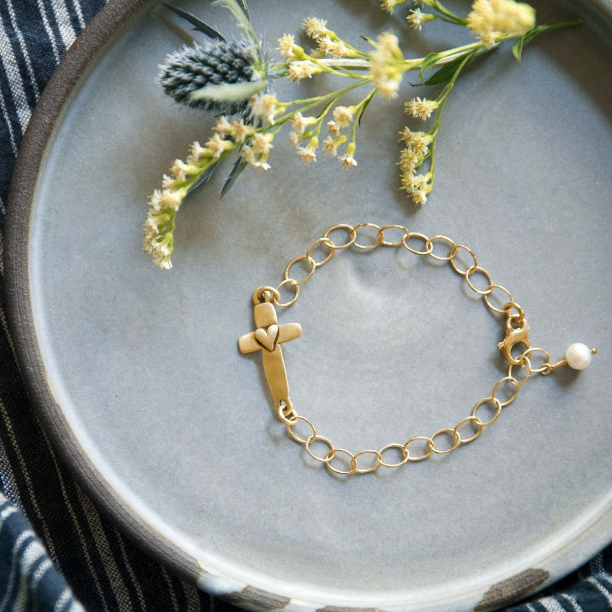 Cross of Faith Bracelet (14K Solid Gold)